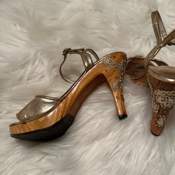Vintage Wooden Rhinestone Heels (size 6)